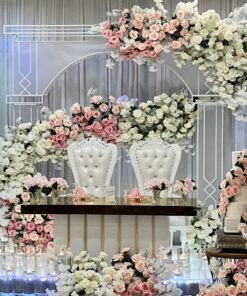 Gold Stripe Sweetheart table